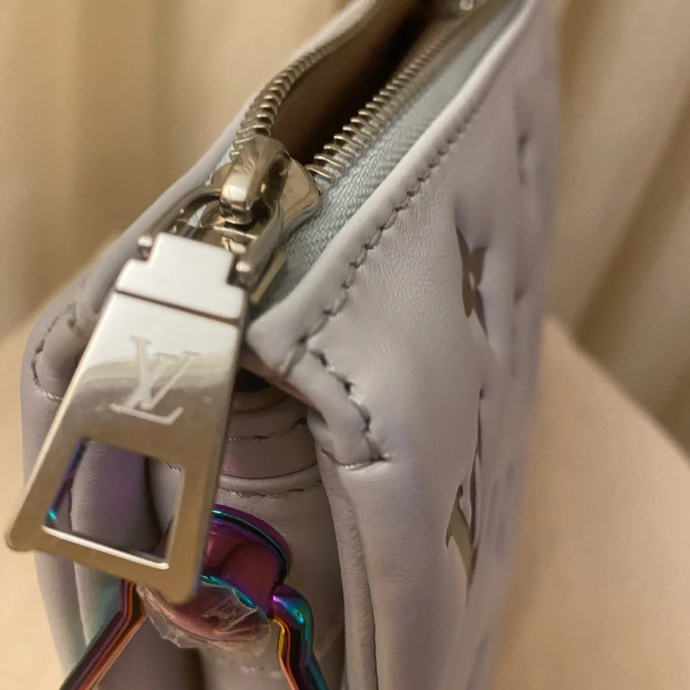 Louis Vuitton Gray Coussin Leather Bag with Iridescent Chain - Picture 4 of 9